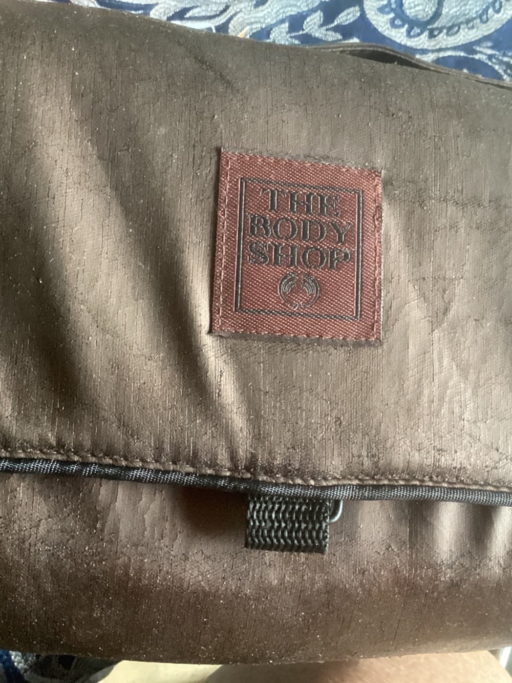 Brand new vintage chocolate brown Hanging Travel Organizer snap closure